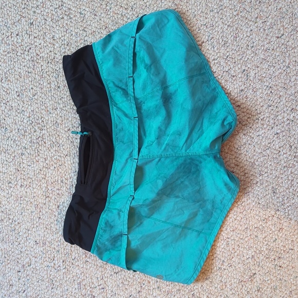 Lululemon Run Speed Short Surge Spray Tie Dye Blue and Black Sz 6 - Picture 4 of 5